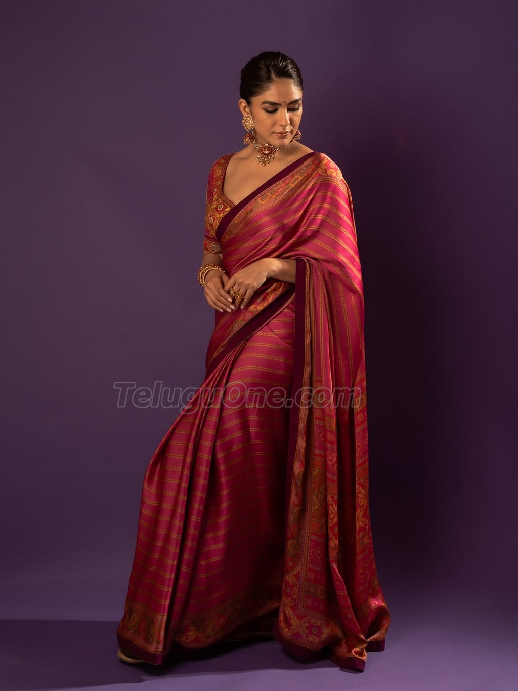 Actress Mrunal Thakur New Stills